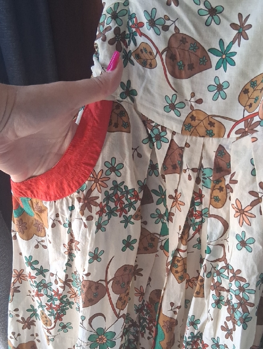 Double Zero Cream Floral Midi Dress with Red Accents - Picture 5 of 12
